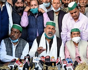 Falling market rates forcing farmers to sell crops below MSP: Union leaders