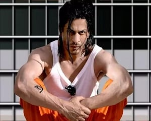 Farhan Akhtar celebrates 9 years of 'Don 2', fans want 'Don 3'