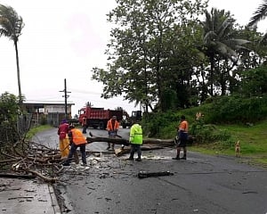 Fiji cyclone kills at least 2, destroys dozens of homes