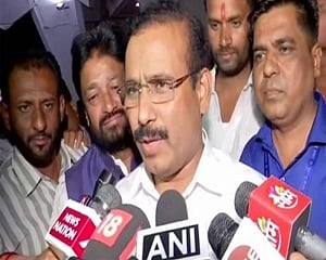 Five coronavirus patients in Maha are in ICU: health minister