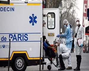France reports lowest daily virus toll in five weeks