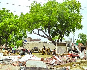 Fugitive Vikas stored explosives in house bunker