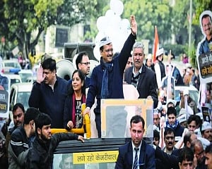 Galaxy of stars to touch base in fierce Delhi battle
