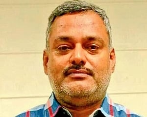 Gangster Dubey spotted in Faridabad, gives police the slip