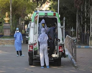 Global coronavirus death toll passes 6,000