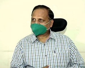 Gradually reduction in new cases, positivity rate points at decreasing COVID spread in Delhi: Jain