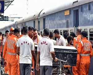 Gujarat braces for cyclone, deploys 10 NDRF teams