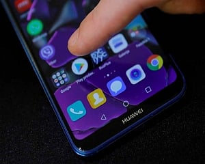 Huawei races to replace Google apps for next smartphone