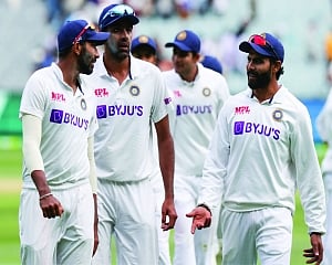 India close in on series-parity