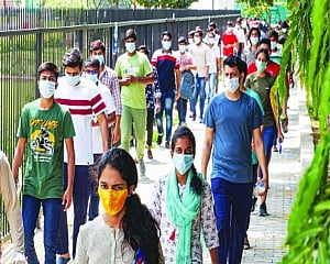 JEE-Mains held with safety norms, many face transport woes