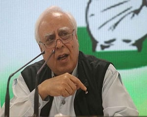 Kejriwal's 'subdued' response to CAA-NPR-NRC, Jamia-JNU violence 'smacks of opportunism': Sibal