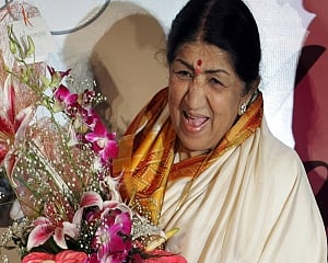 Lata Mangeshkar turns 91: Sister Asha Bhosle shares unseen childhood memory