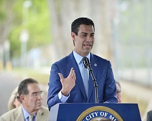 Miami mayor tests positive for virus after Brazilian event