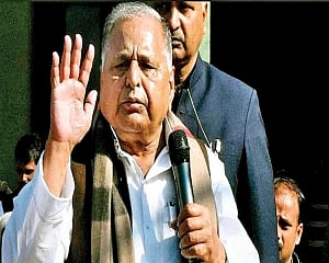 Mulayam tests COVID positive