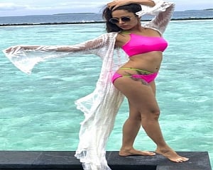 Nushrratt looks electrifying in hot pink bikini in appreciation post