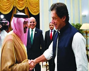 Pak pays for double games