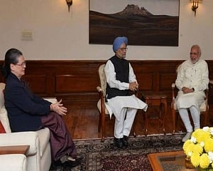 PM discusses coronavirus situation with Sonia, Manmohan, Pranab