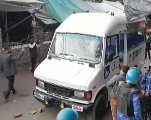 Police fire teargas shells as anti-CAA protesters turn violent in Aligarh