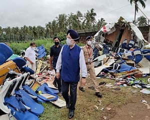 Aviation minister reaches Kozhikode to take stock of relief measures