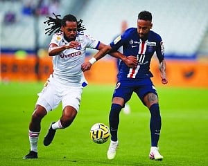 PSG complete French treble