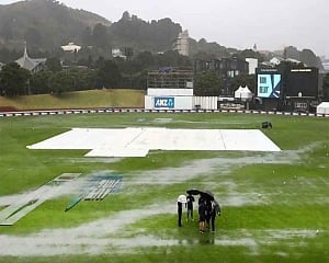Rain delays start of final session of first Test between India and NZ