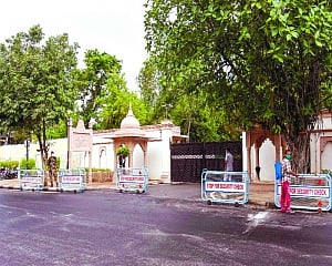 Raj crisis over for now: Cong