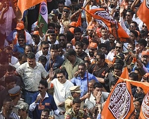 Raj Thackeray leads mega-morcha to oust infiltrators