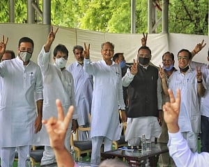 Rajasthan meeting ends, MLAs head for hotel