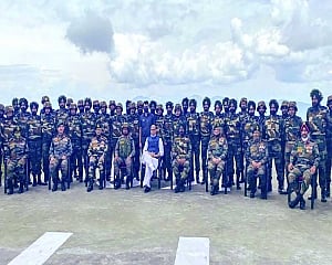 Rajnath visits post near LoC