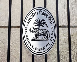 RBI extends debt restructuring for MSME to March