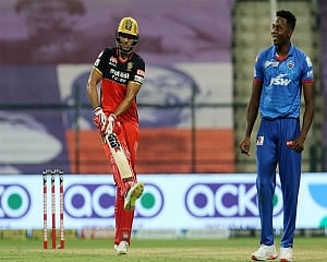 RCB score 152/7 against Delhi Capitals