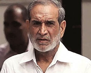 SC rejects 1984 riots convict Sajjan Kumar's plea seeking interim bail on health ground