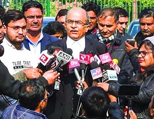 SC sets Mon deadline for Bhushan’s sorry