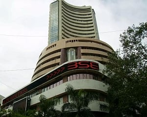 Sensex rallies 449 pts; Nifty tops 11,850