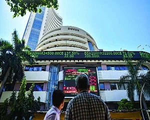 Sensex slumps 674 pts; Nifty drops below 8,100