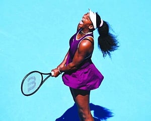 Serena extends perfect start