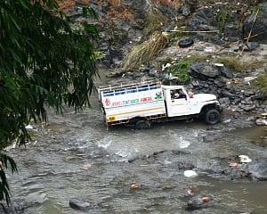 Seven dead after vehicle falls in khud in Himachal