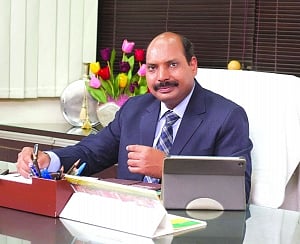 Sharda University takes courses online