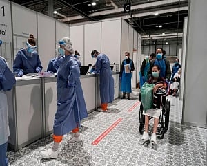Spain daily virus death toll drops under 400