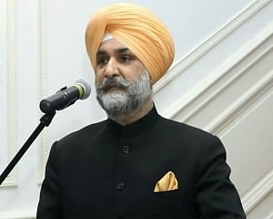 Stay where you are: Ambassador Sandhu tells stranded Indian students in US