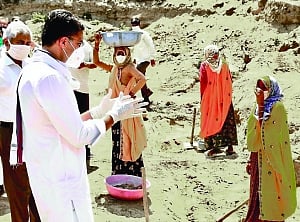 Steady rise in cases, total 21,370; Gujarat races on