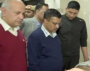 Stop this madness, appeals Kejriwal after visiting injured in GTB Hospital