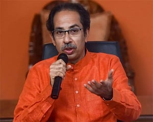 Thackeray pays tributes to cops who died in line of duty