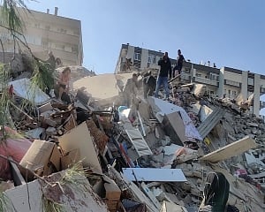 Turkish health minister: 4 dead, 120 injured in earthquake