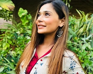 TV star Sara Khan tests Covid-19 positive