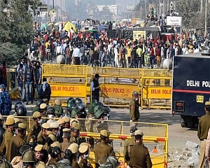 Two Delhi Police officers overseeing security at Singhu test positive for COVID-19