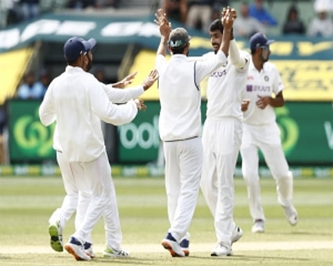 Umesh, Ashwin leave Australia at 65/2 at tea