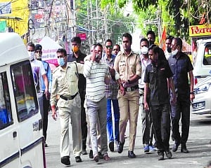 Vikas planned to burn cops’ bodies