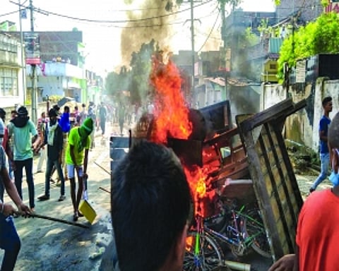 Violence in Munger; DM, SP shifted out