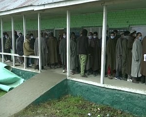 Over 51.5% votes polled in 6th phase of J-K DDC polls